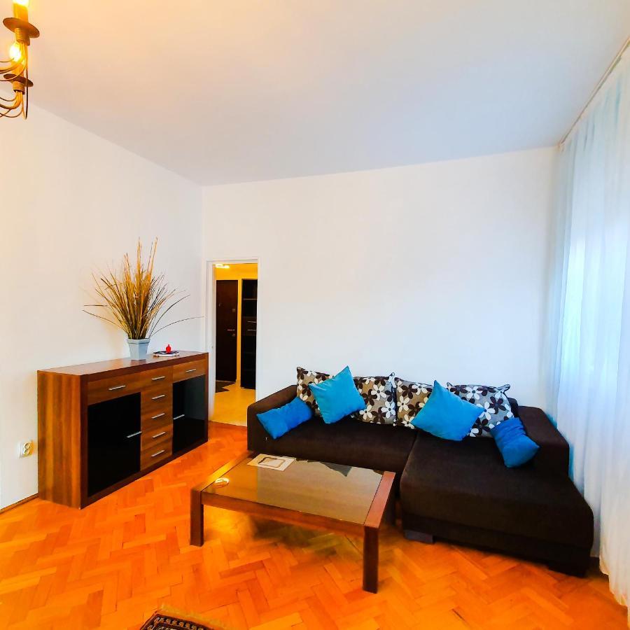 City Center Apartment Bucharest Exterior photo